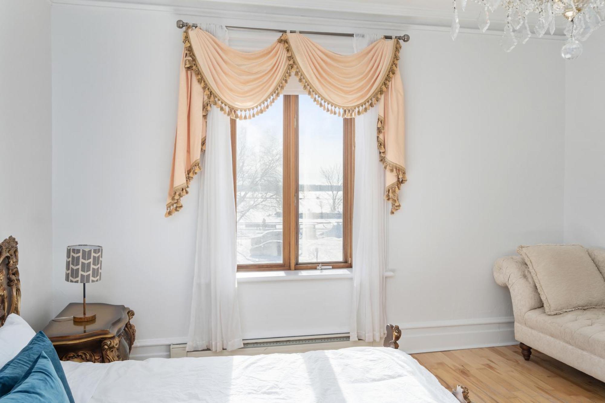 Centennial 6-Bedroom Waterfront Palace Sleeps 14 Монреаль Экстерьер фото