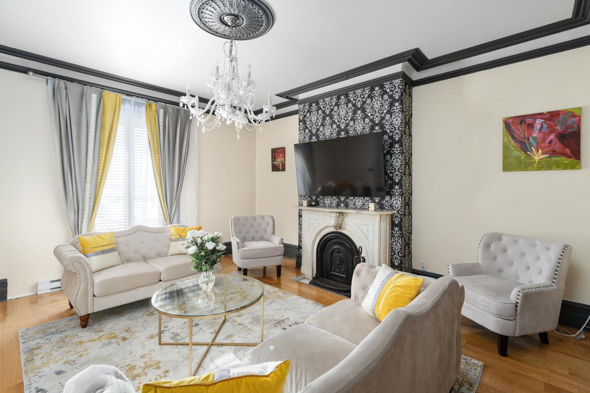 Centennial 6-Bedroom Waterfront Palace Sleeps 14 Монреаль Экстерьер фото